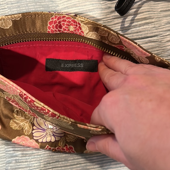 Express floral brown pink red and gold clutch with sequins - Picture 3 of 3